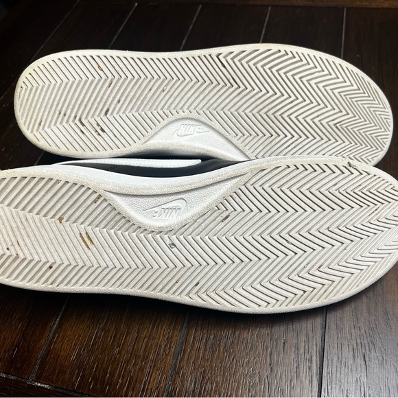 Nike Court Royale 2 Low Sneakers - Picture 8 of 11